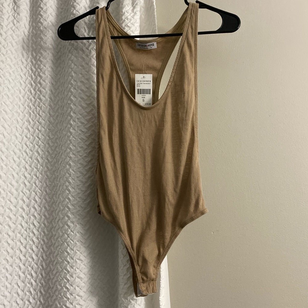 ❌SOLD❌NWT Fashion Nova tan racerback bodysuit